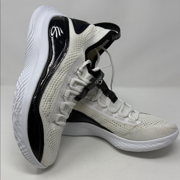 Under Armour Team Curry White Black Sneakers size 5.5 - Picture 1 of 9